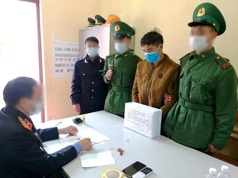 Sơn La: Bắt đối  tượng mua bán trái phép 24.000 viên ma túy